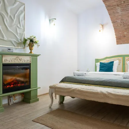 Republique Apartment *