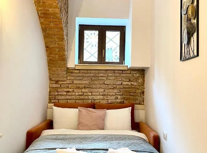 Republique Apartment *